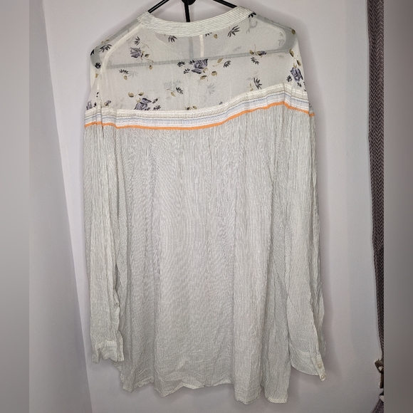 Free People Hearts and Color blouse - Picture 7 of 7
